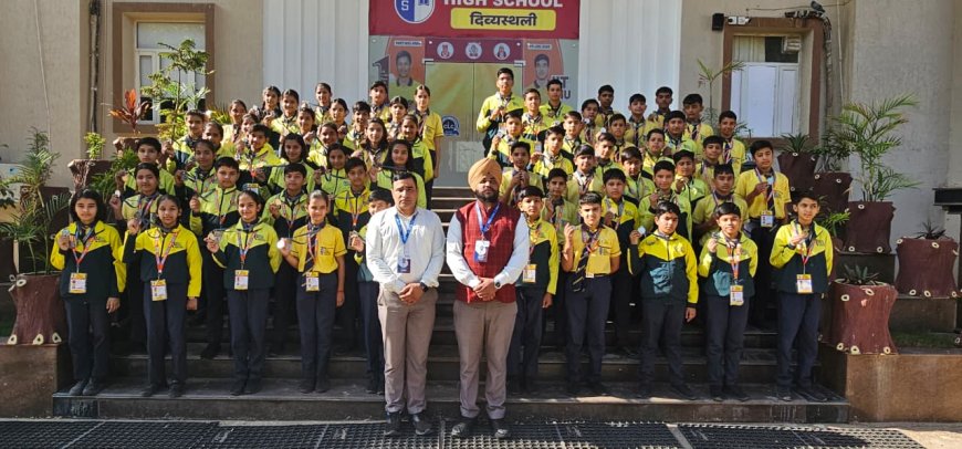 सीएलसी हाई स्कूल में मेडल सेरेमनी का भव्य आयोजन