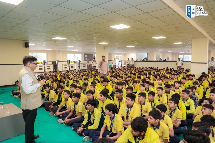 सीएलसी हाई स्कूल में ‘ट्रांसफ़ॉर्मेटिव ट्यूजडेज़’ के तहत विधिक जागरूकता कार्यक्रम आयोजित, विद्यार्थियों को साइबर सुरक्षा के प्रति किया जागरूक