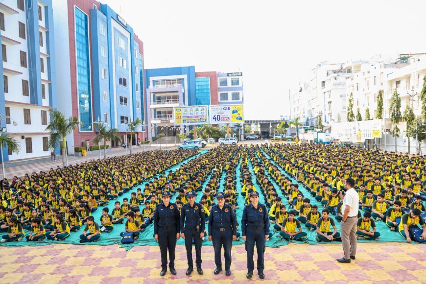 सीएलसी हाई स्कूल में कालिका पेट्रोलिंग यूनिट ने विद्यार्थियों को आत्मरक्षा एवं कानून के प्रति किया जागरूक